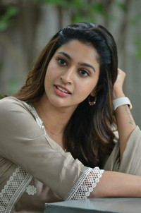 Tanya Ravichandran Pictures